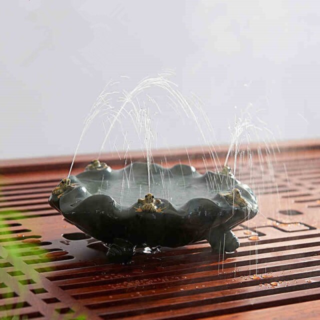 茶玩 噴水カエル/蓮の葉(陶器製)