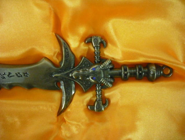 TA584 ワールドウォークラフト フロストモーンスワード魔剣 (飾り剣)